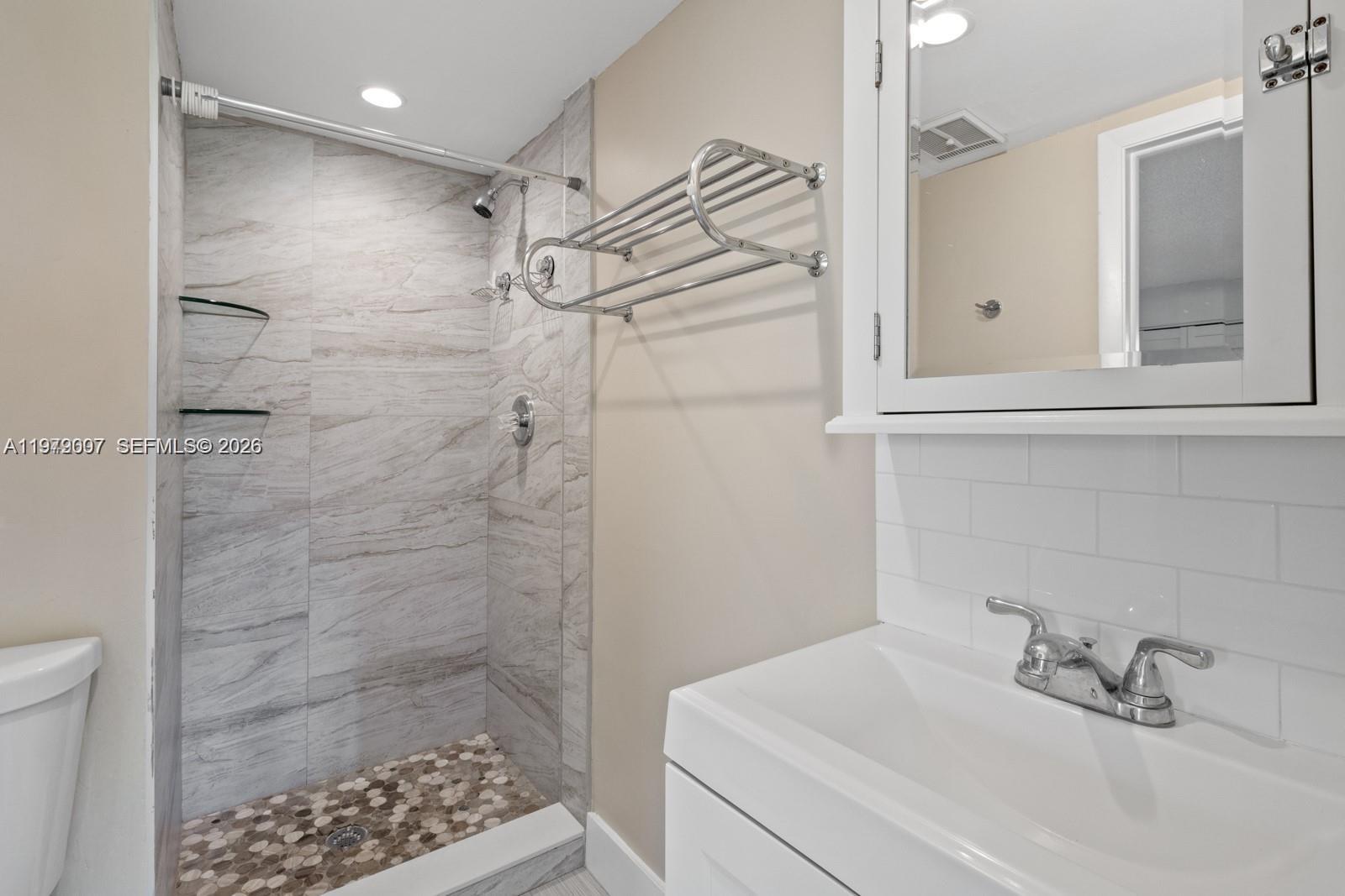 EL BOSQUE AT LITTLE HAVAN - Residential Lease