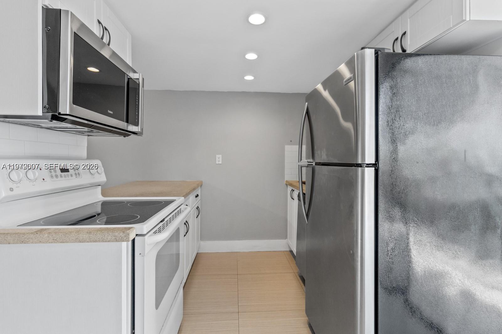 EL BOSQUE AT LITTLE HAVAN - Residential Lease