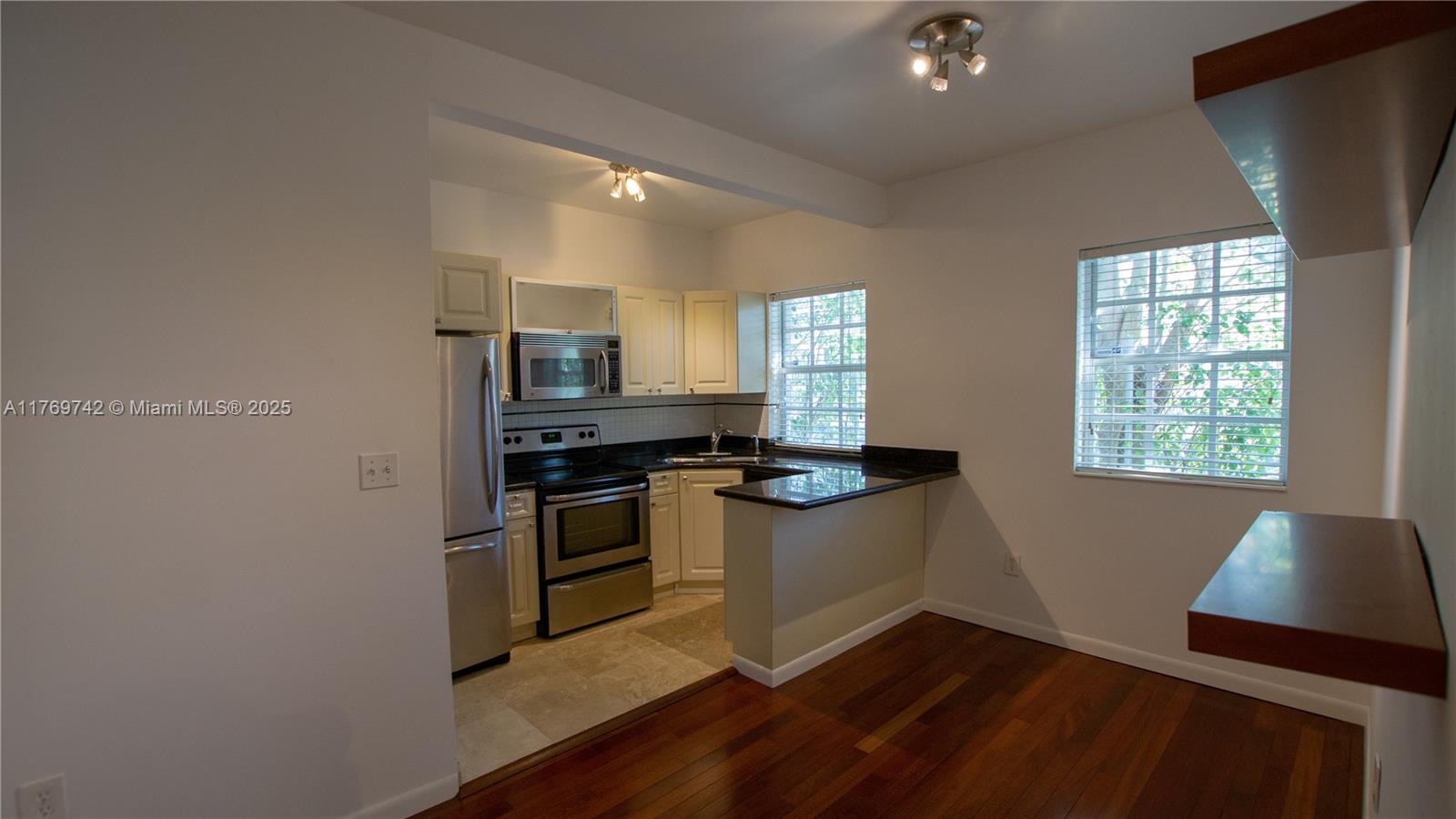 MYSTIC CONDO - Residential