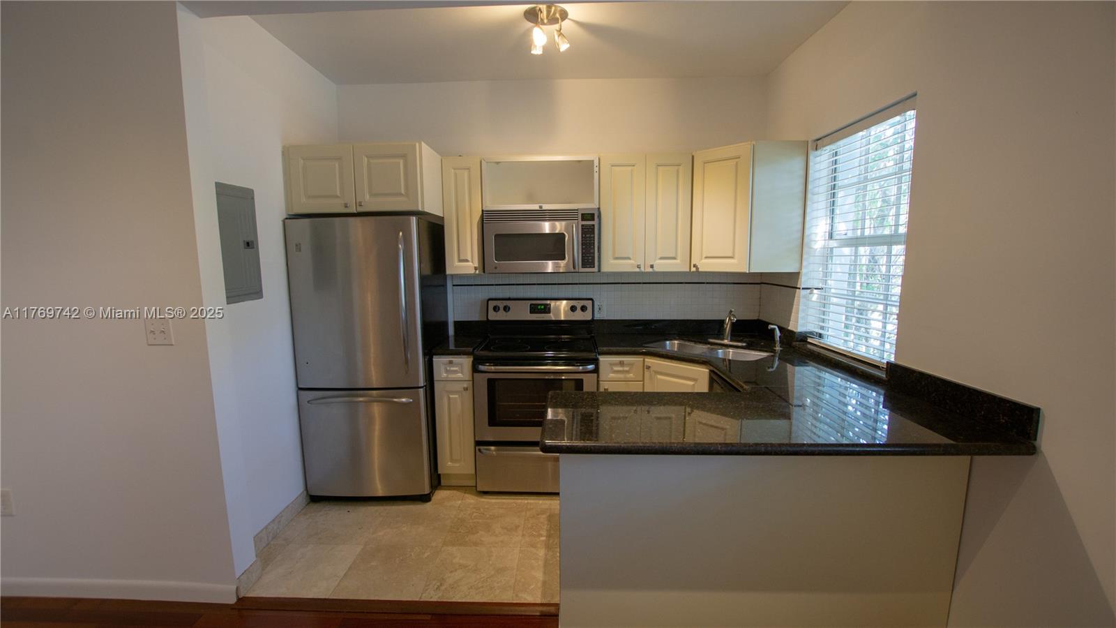 MYSTIC CONDO - Residential