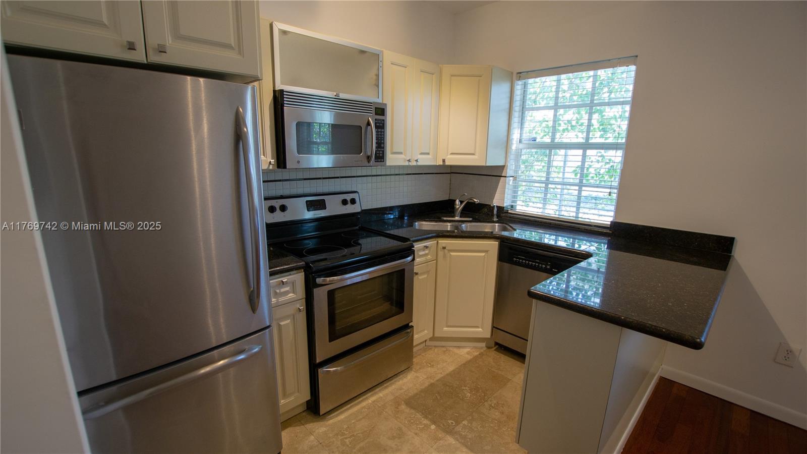 MYSTIC CONDO - Residential