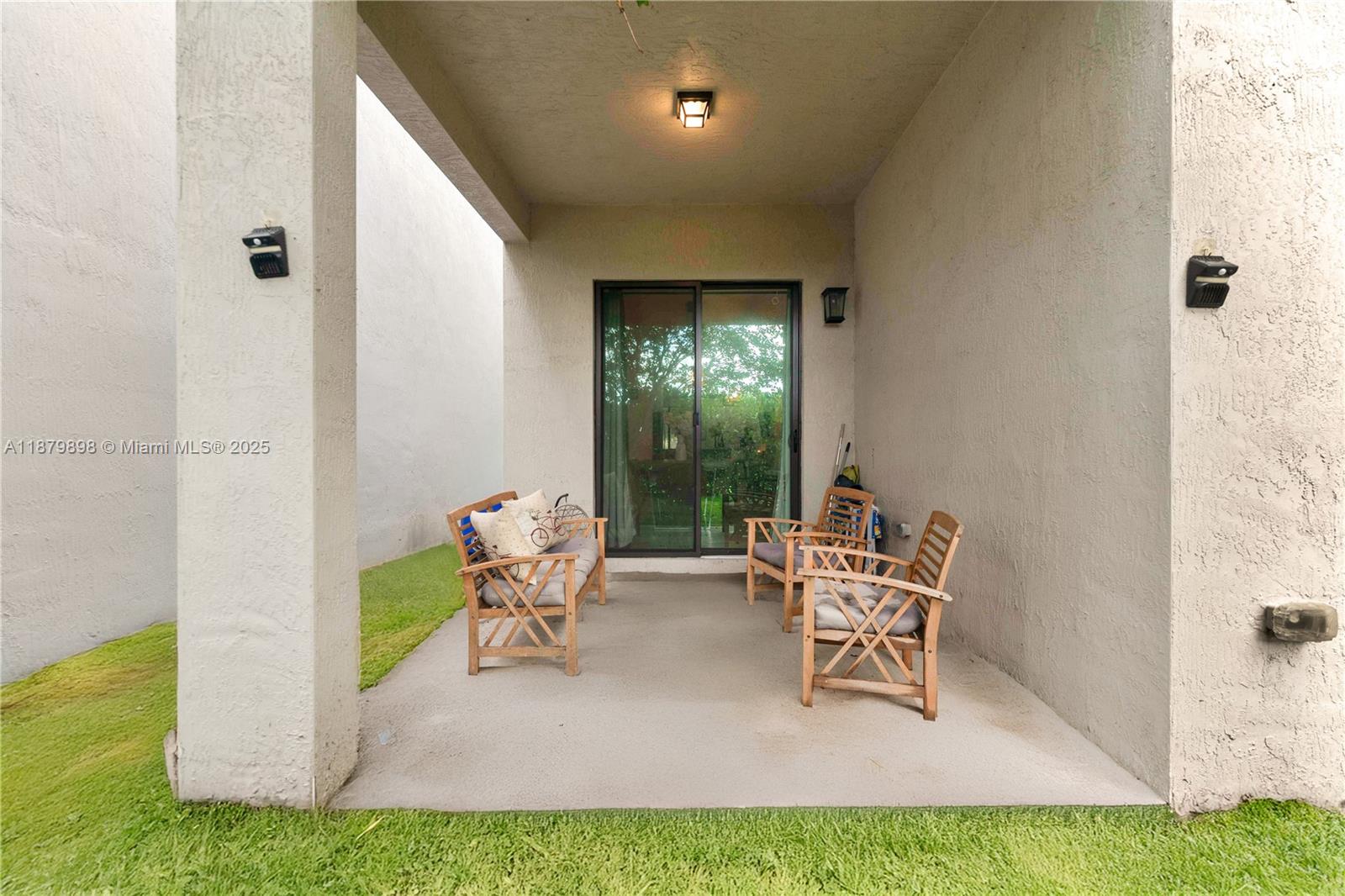 RESIDENCES AT PALM AIRE - Residential