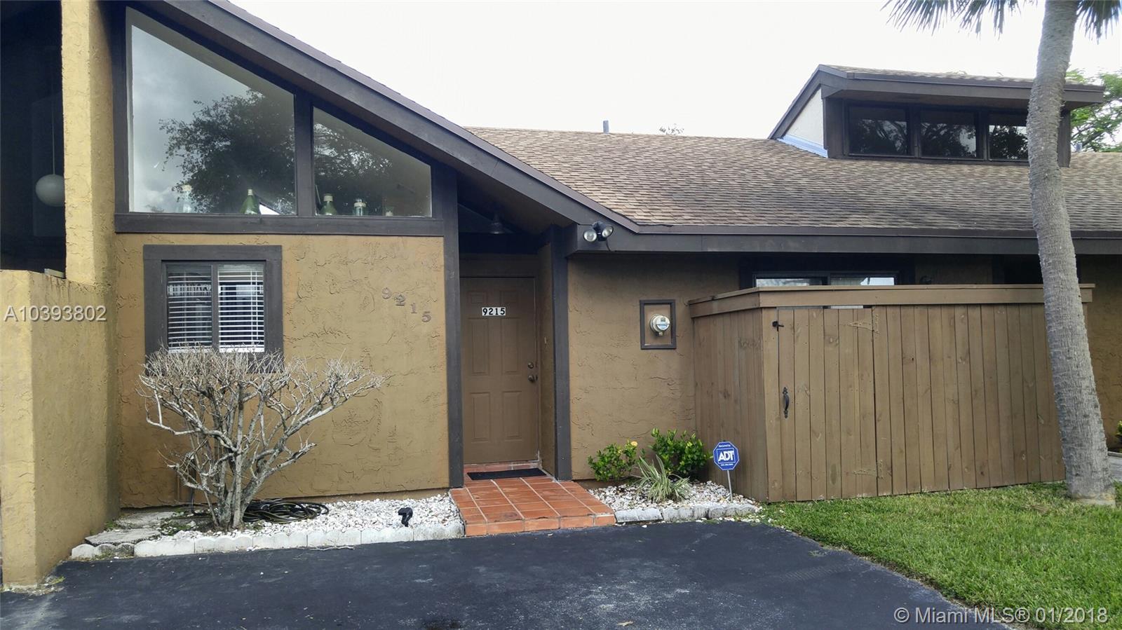 BRIAR BAY TOWNHOUSE ESTAT - Residential