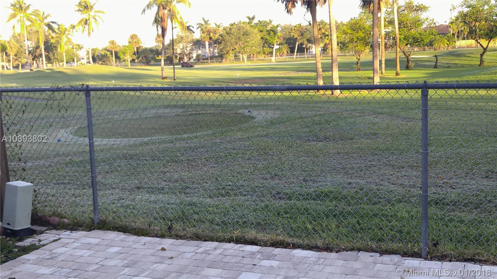 BRIAR BAY TOWNHOUSE ESTAT - Residential