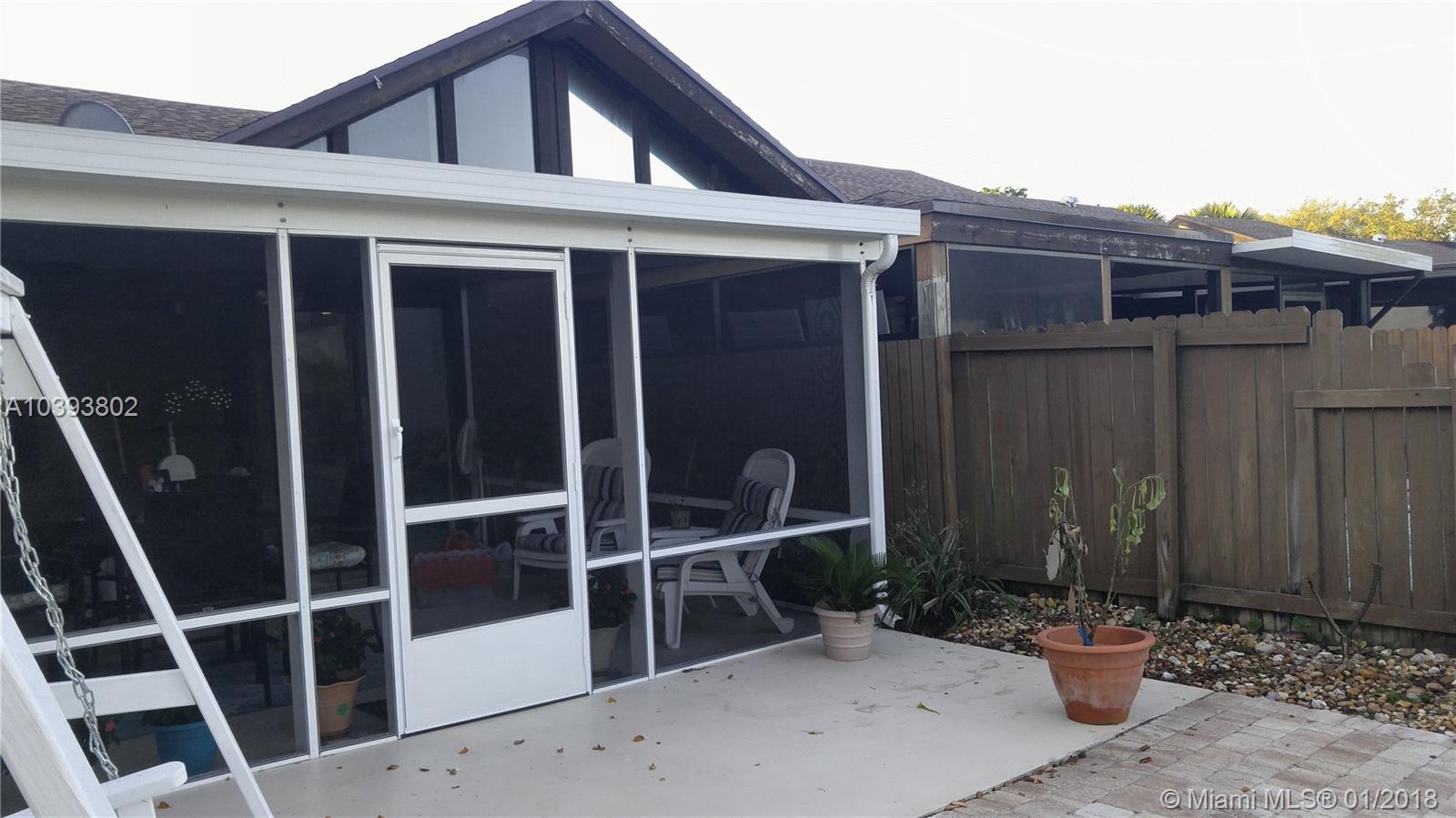 BRIAR BAY TOWNHOUSE ESTAT - Residential