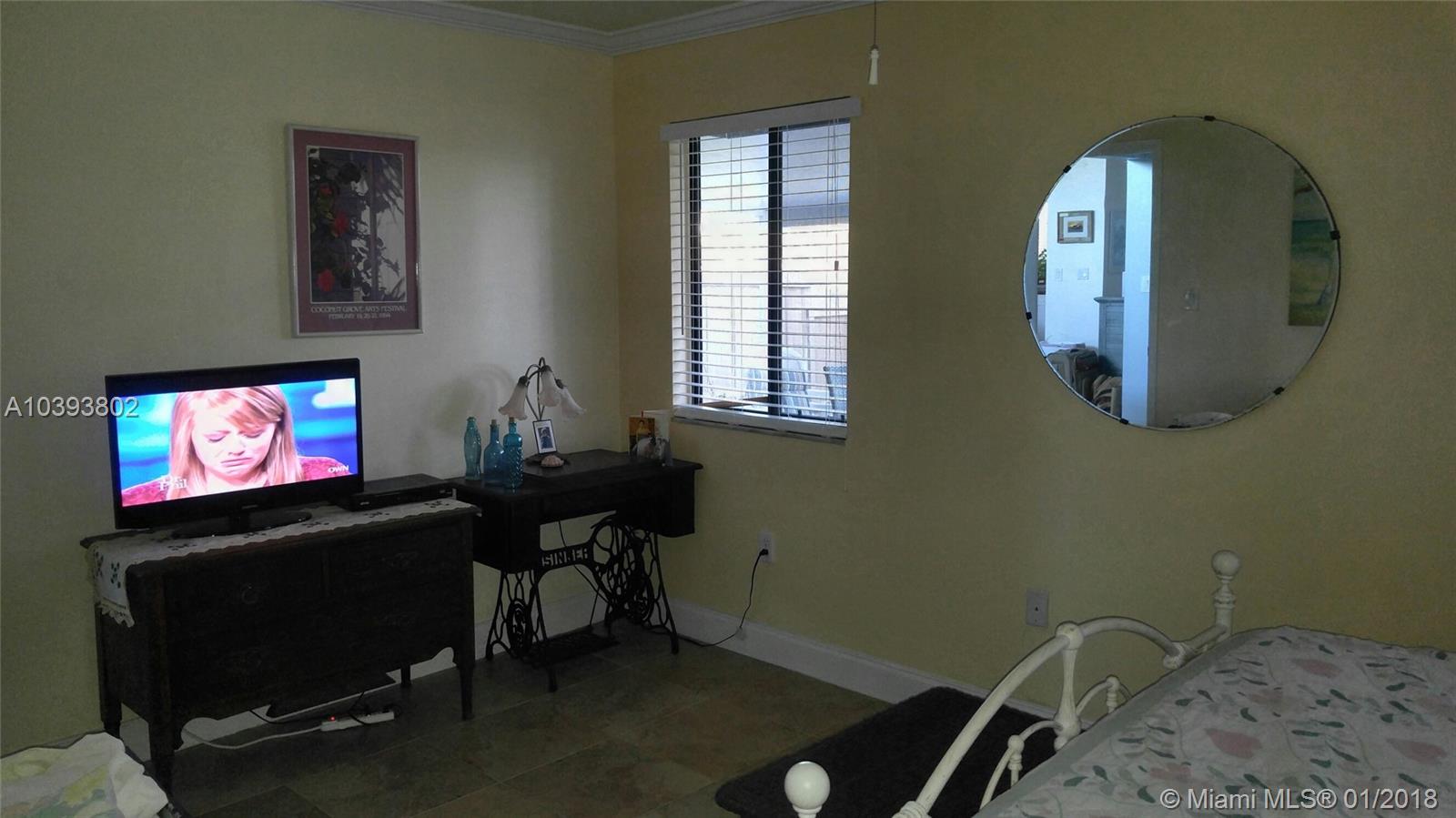 BRIAR BAY TOWNHOUSE ESTAT - Residential