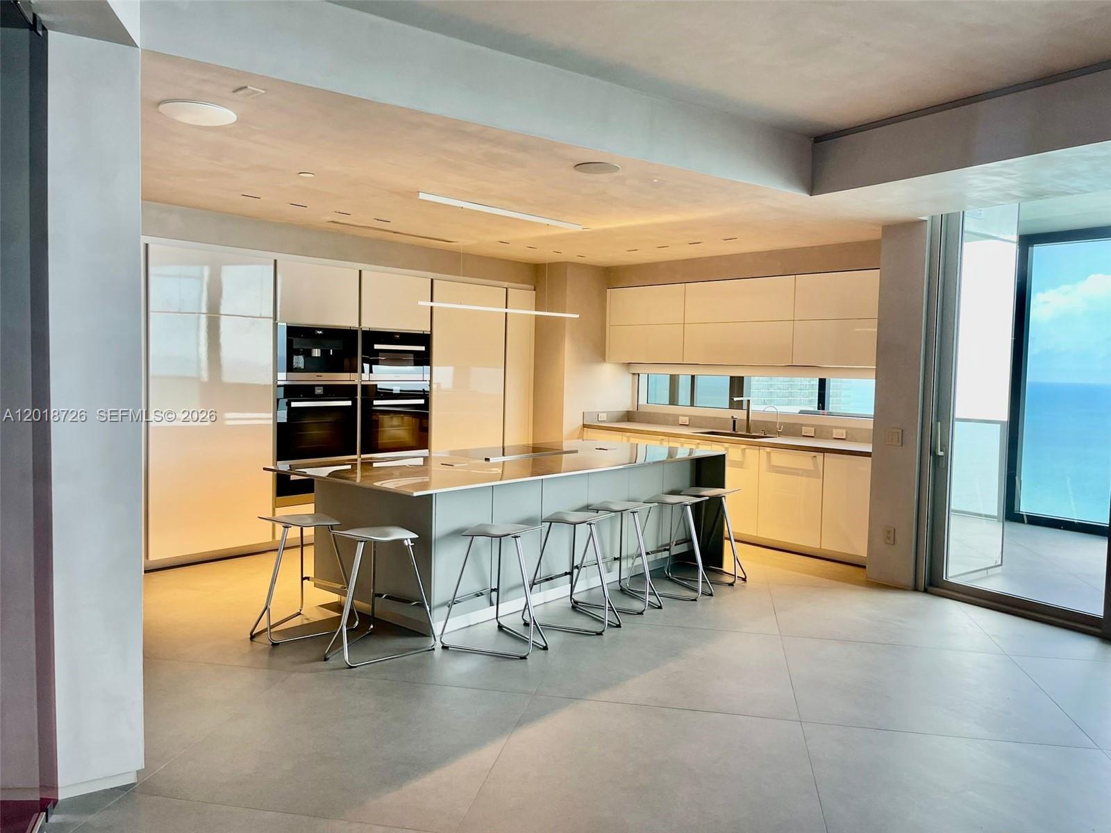 18555 COLLINS AVENUE COND - Residential