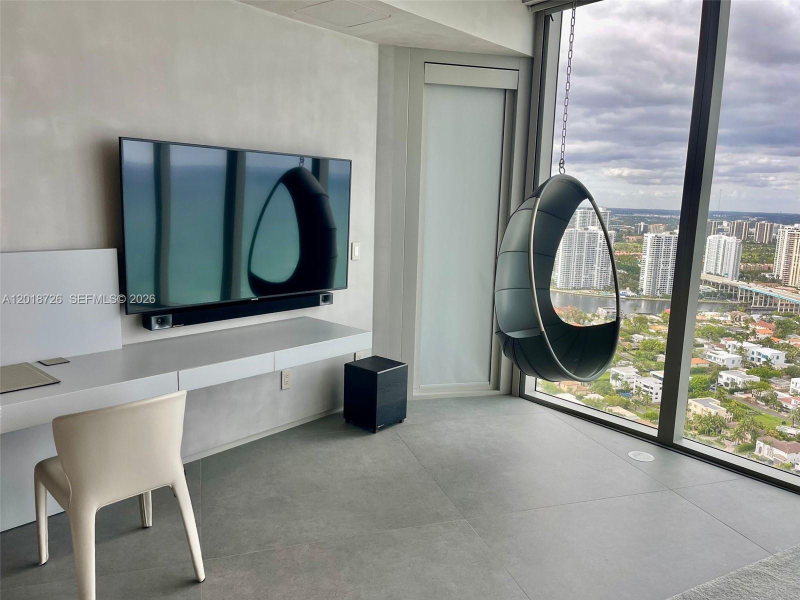 18555 COLLINS AVENUE COND - Residential