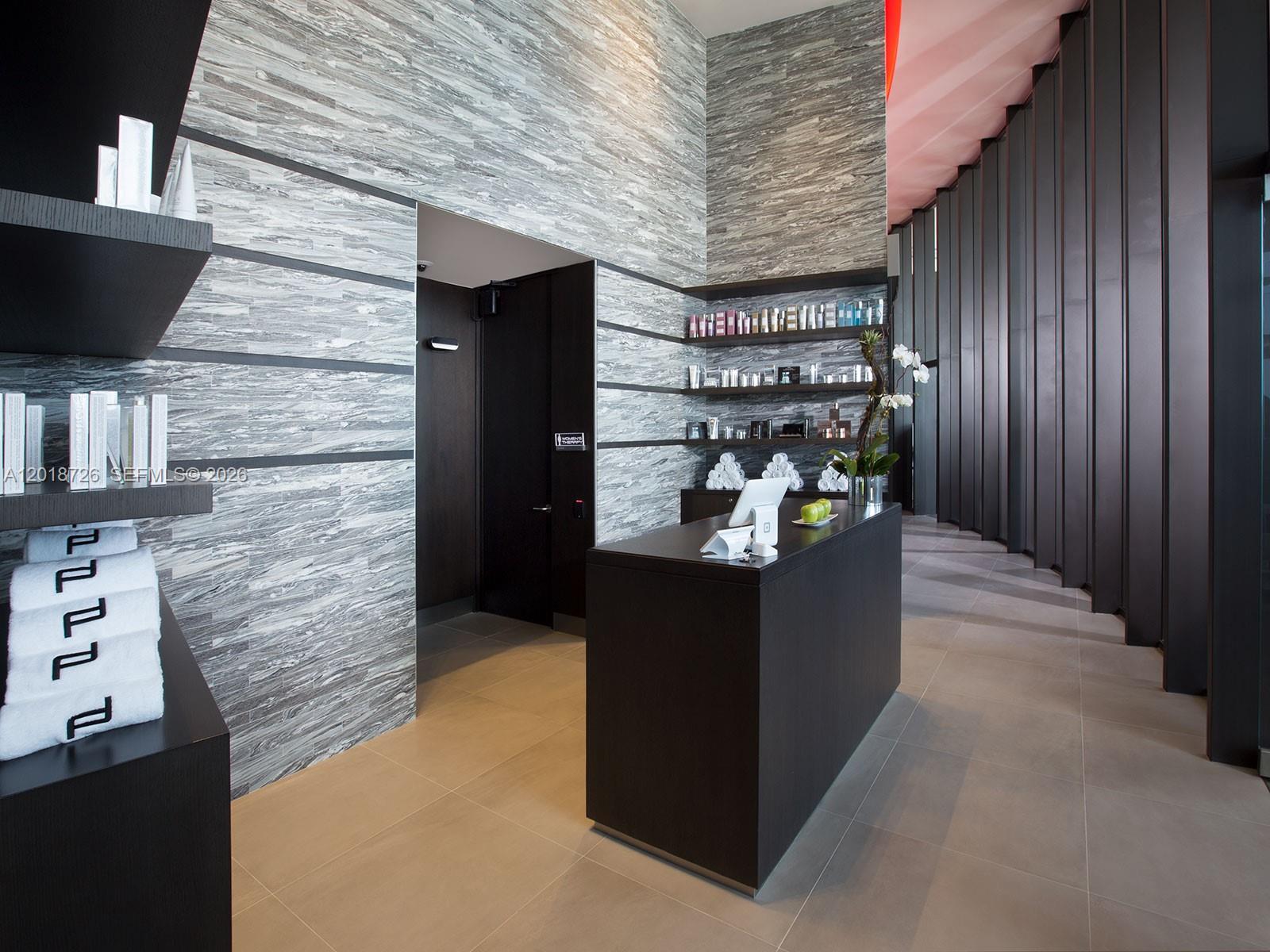 18555 COLLINS AVENUE COND - Residential