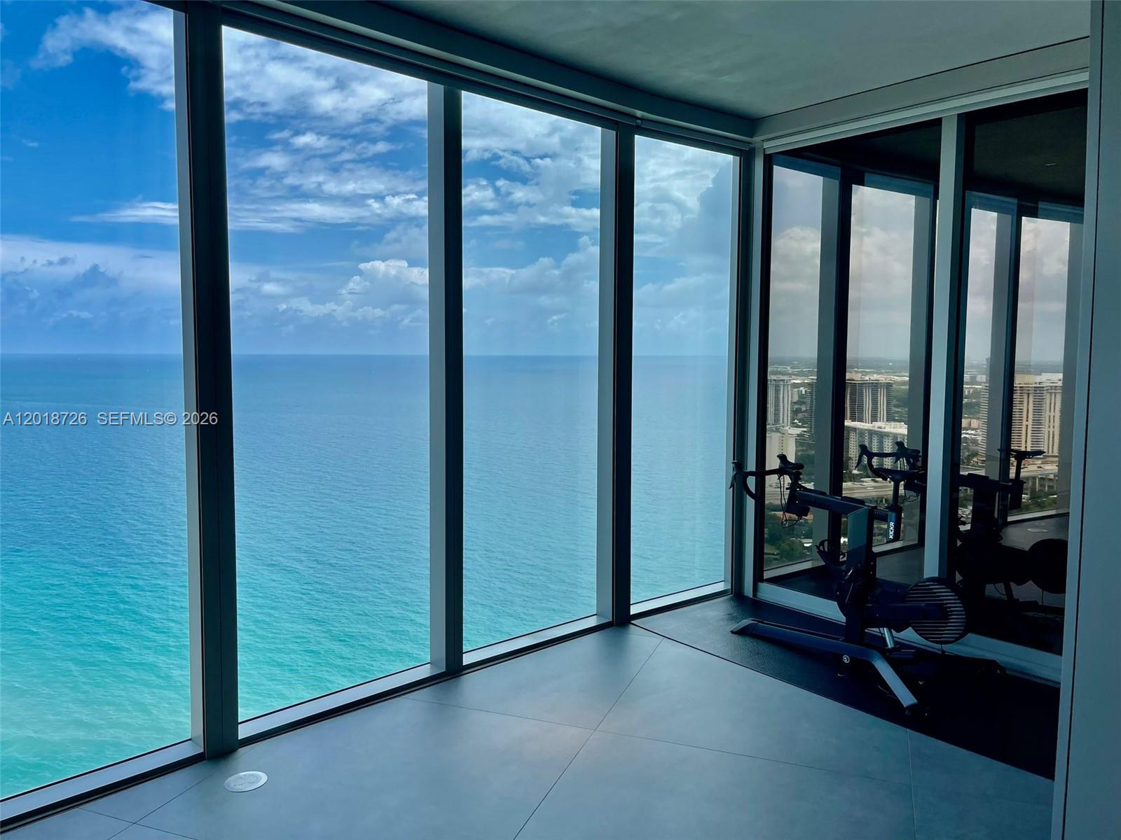 18555 COLLINS AVENUE COND - Residential