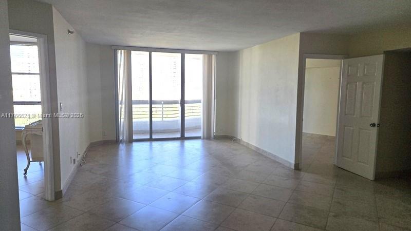 Rental Property at 3600 Mystic Pointe Dr 1209, Aventura, Miami-Dade County, Florida - Bedrooms: 2 
Bathrooms: 2  - $2,200 MO.