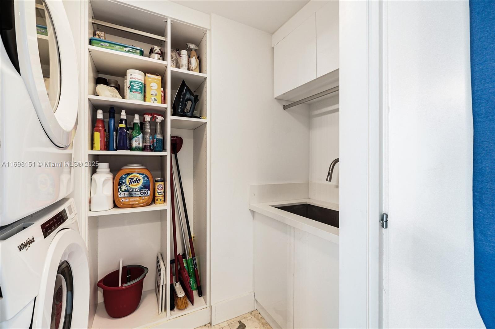 GROVENOR HOUSE CONDO - Residential