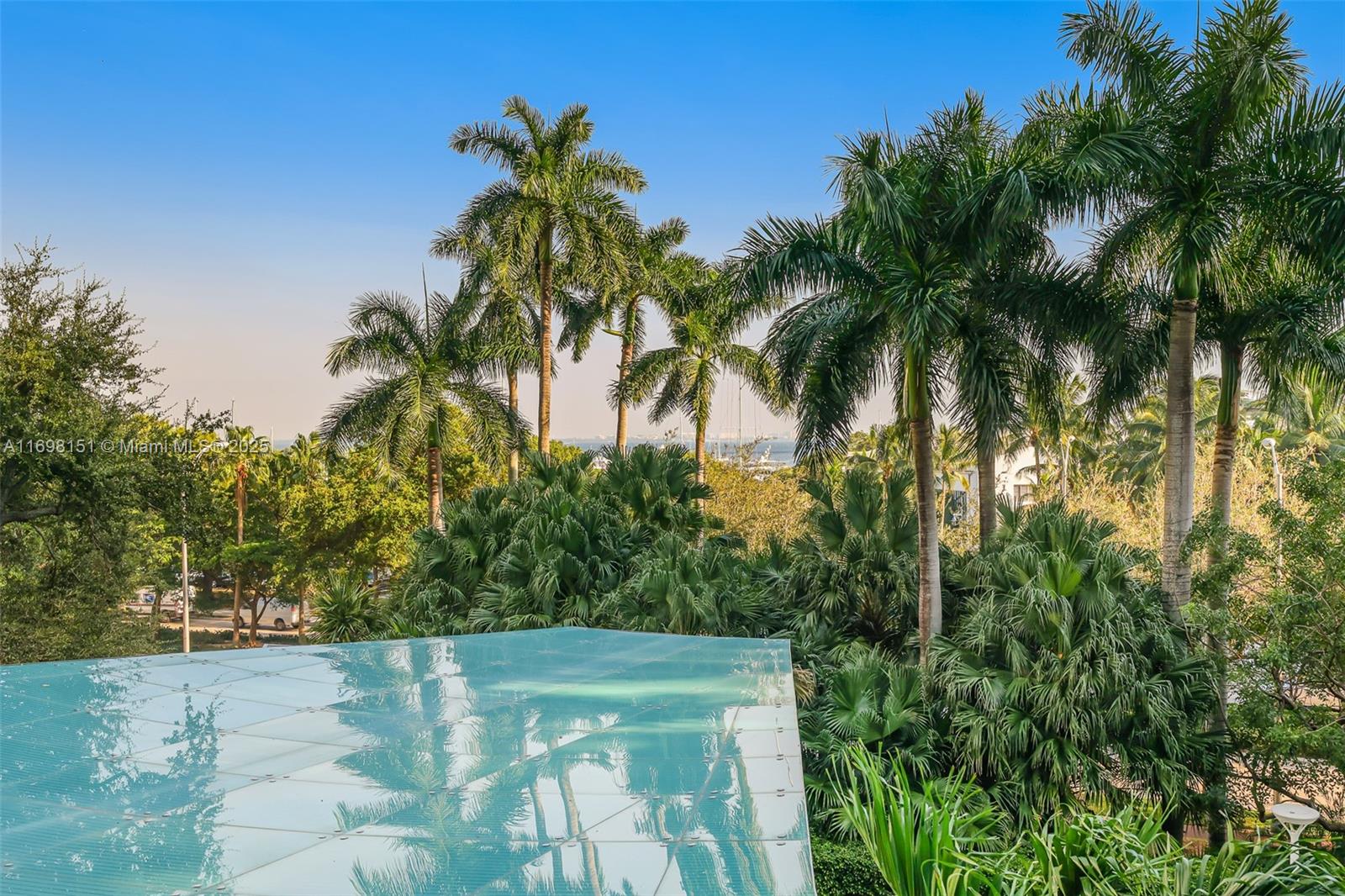 GROVENOR HOUSE CONDO - Residential