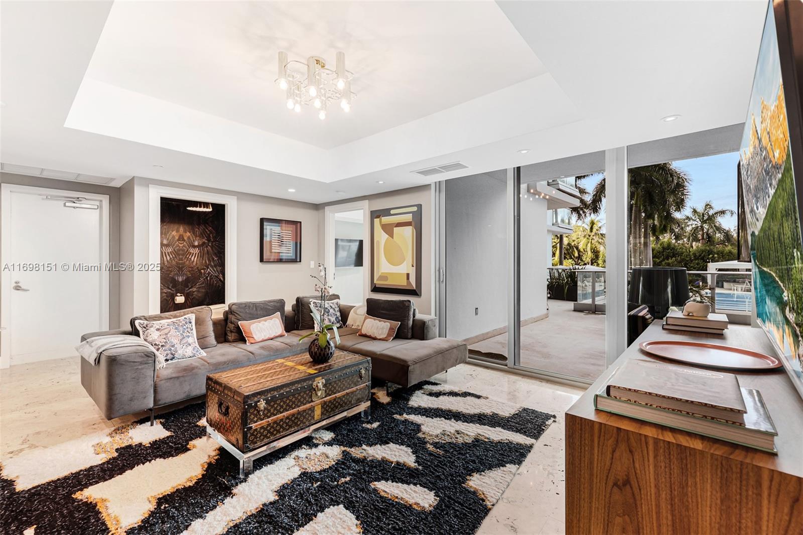 GROVENOR HOUSE CONDO - Residential