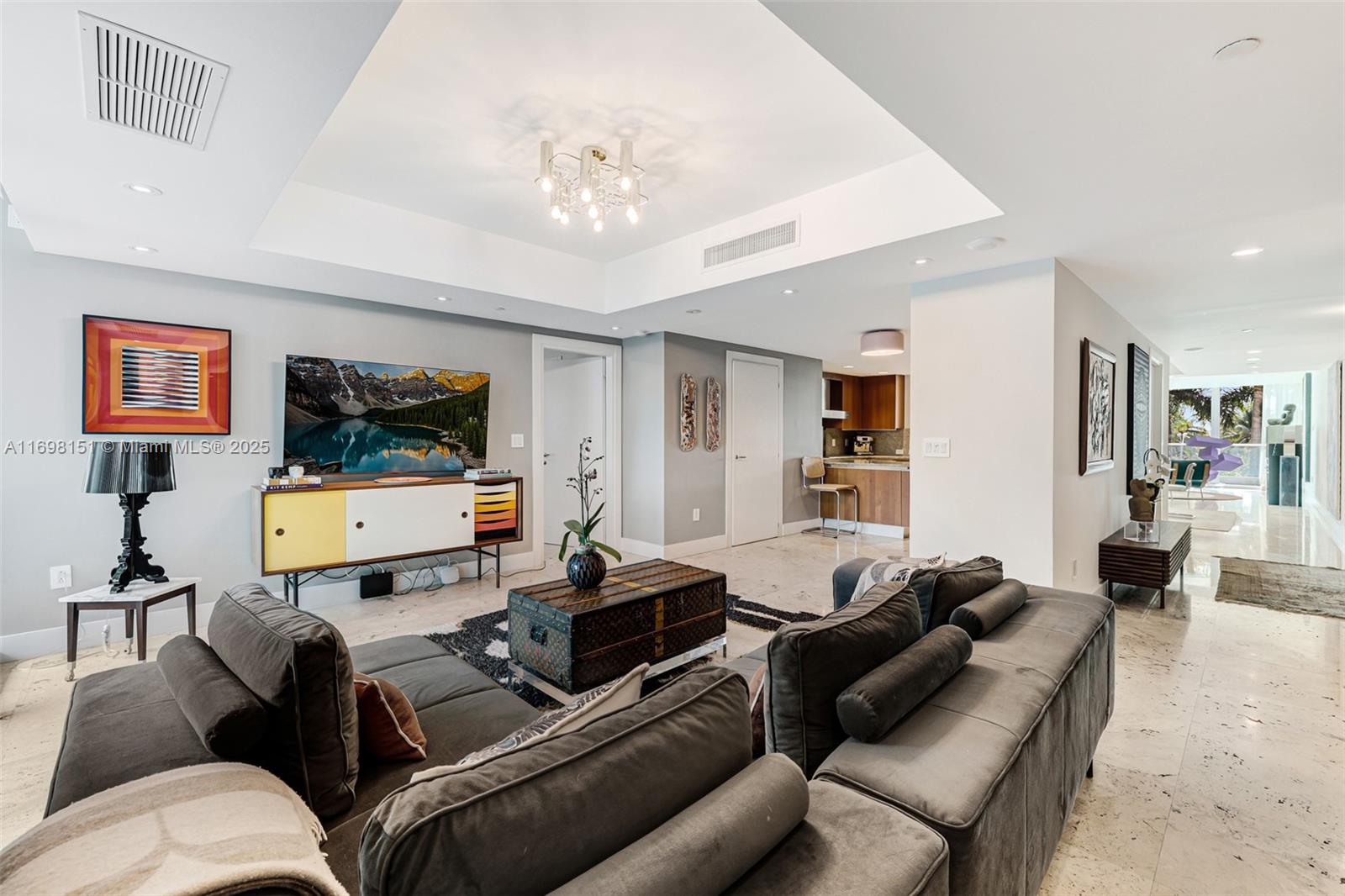 GROVENOR HOUSE CONDO - Residential