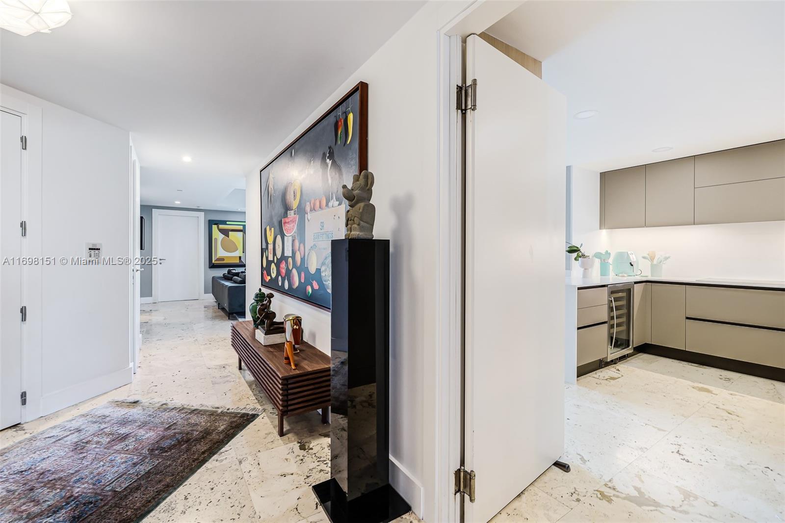 GROVENOR HOUSE CONDO - Residential