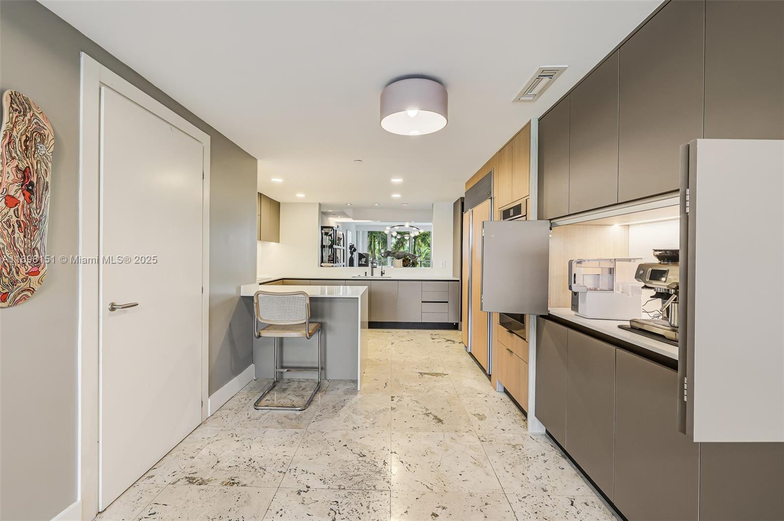 GROVENOR HOUSE CONDO - Residential