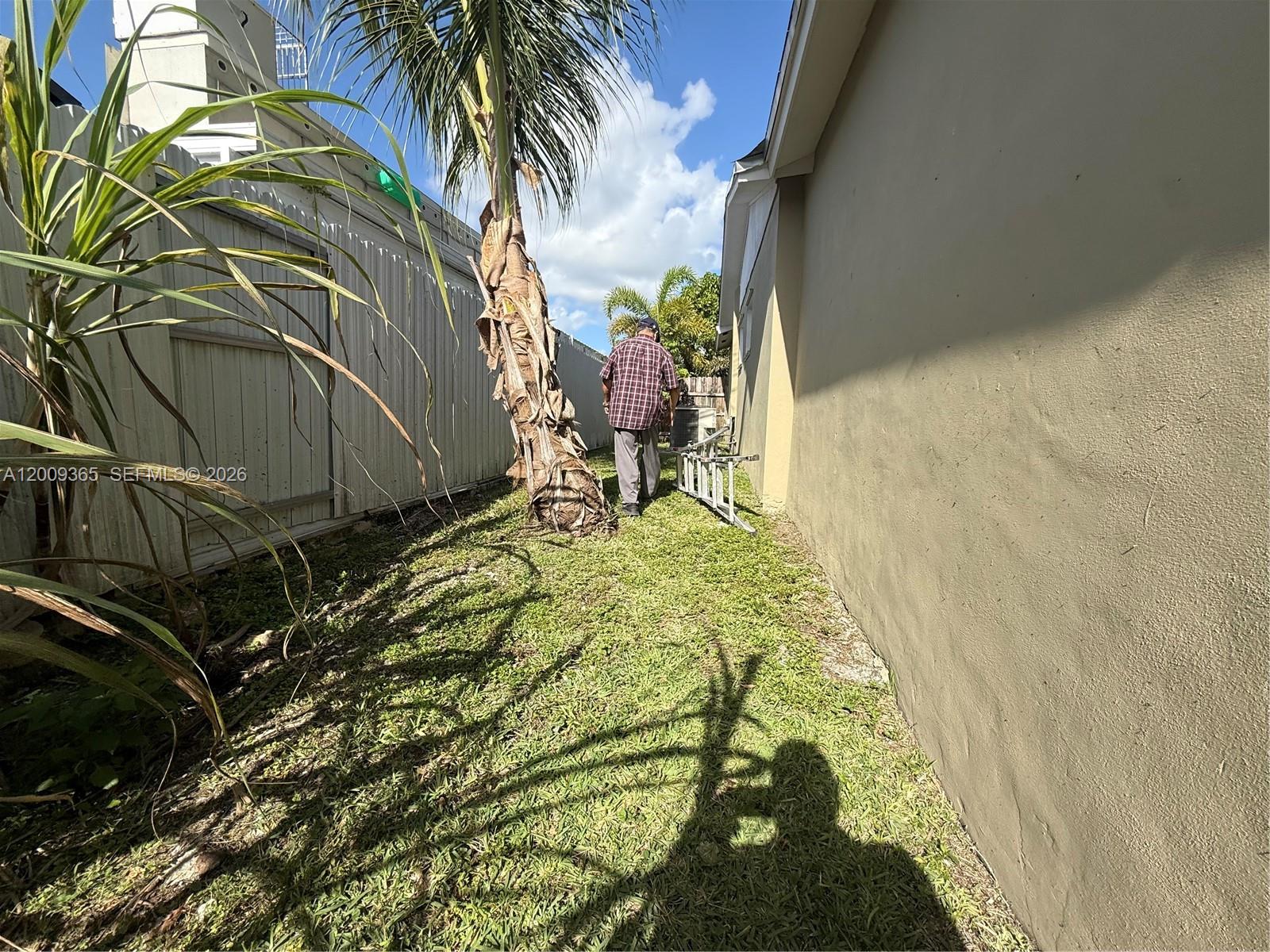 MEADOW WOOD MANOR SEC 4 - Residential