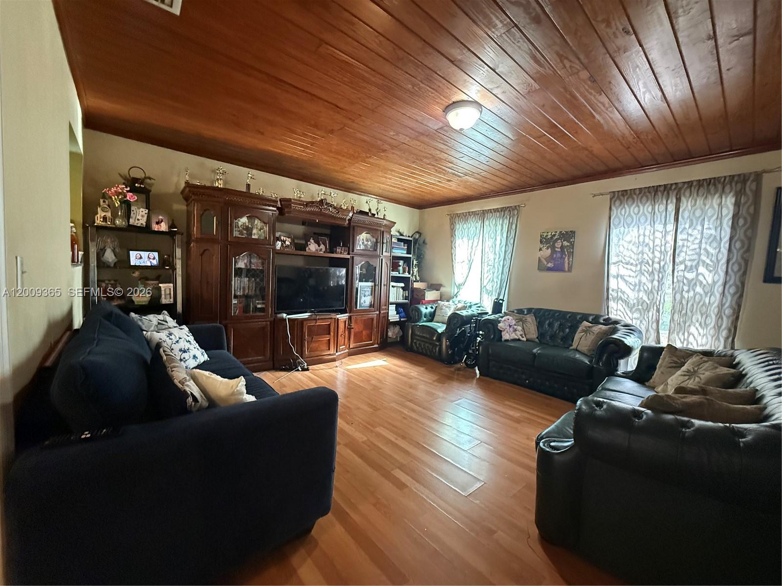 MEADOW WOOD MANOR SEC 4 - Residential