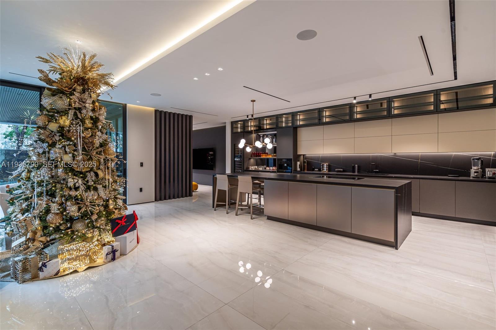 GRAND FLORIDIAN ESTATES - Residential