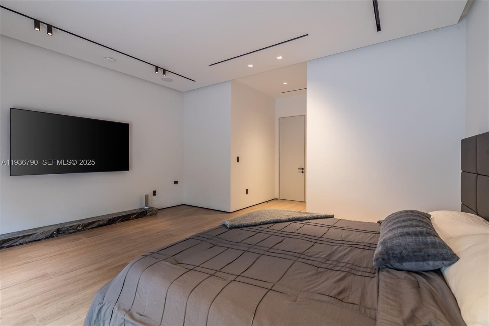 GRAND FLORIDIAN ESTATES - Residential