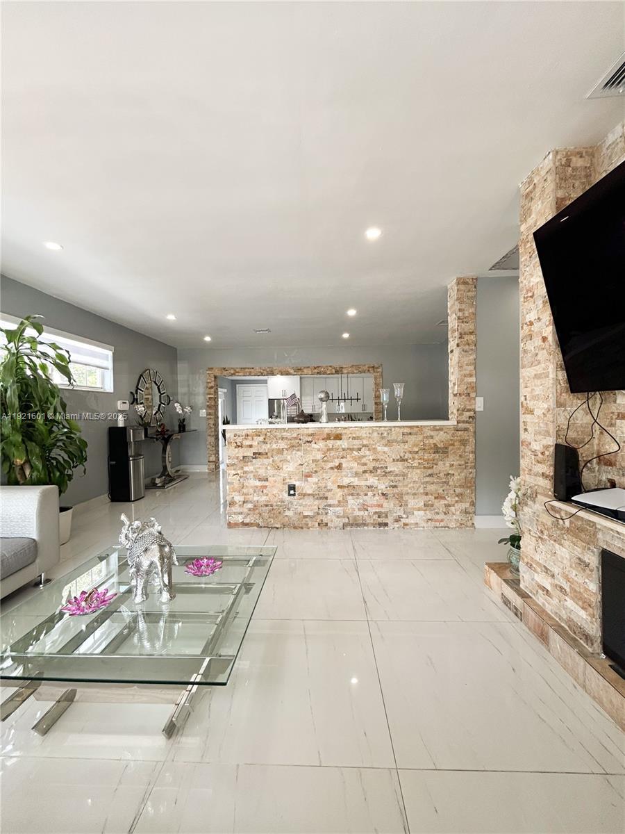 PALM SPRINGS SEC 4 - 5TH - Residential