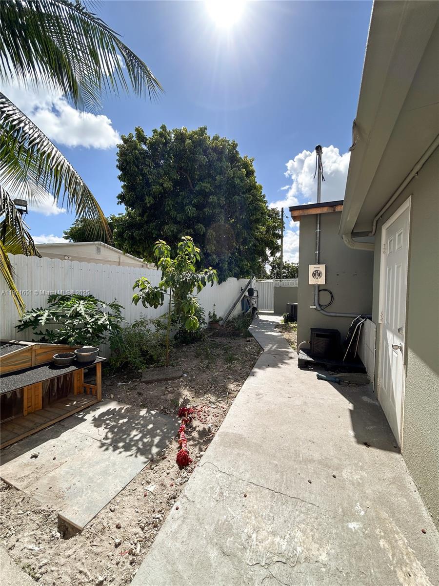 PALM SPRINGS SEC 4 - 5TH - Residential