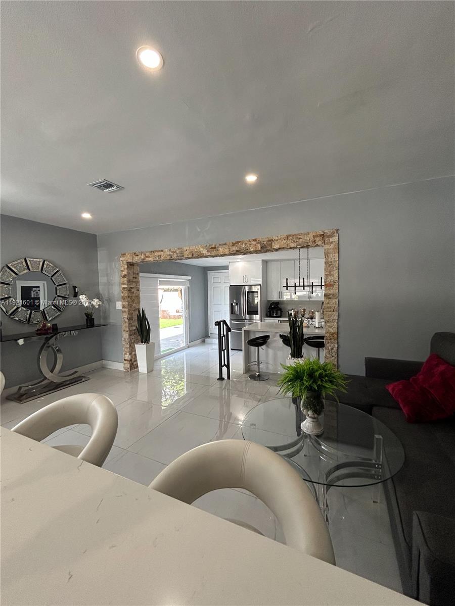 PALM SPRINGS SEC 4 - 5TH - Residential