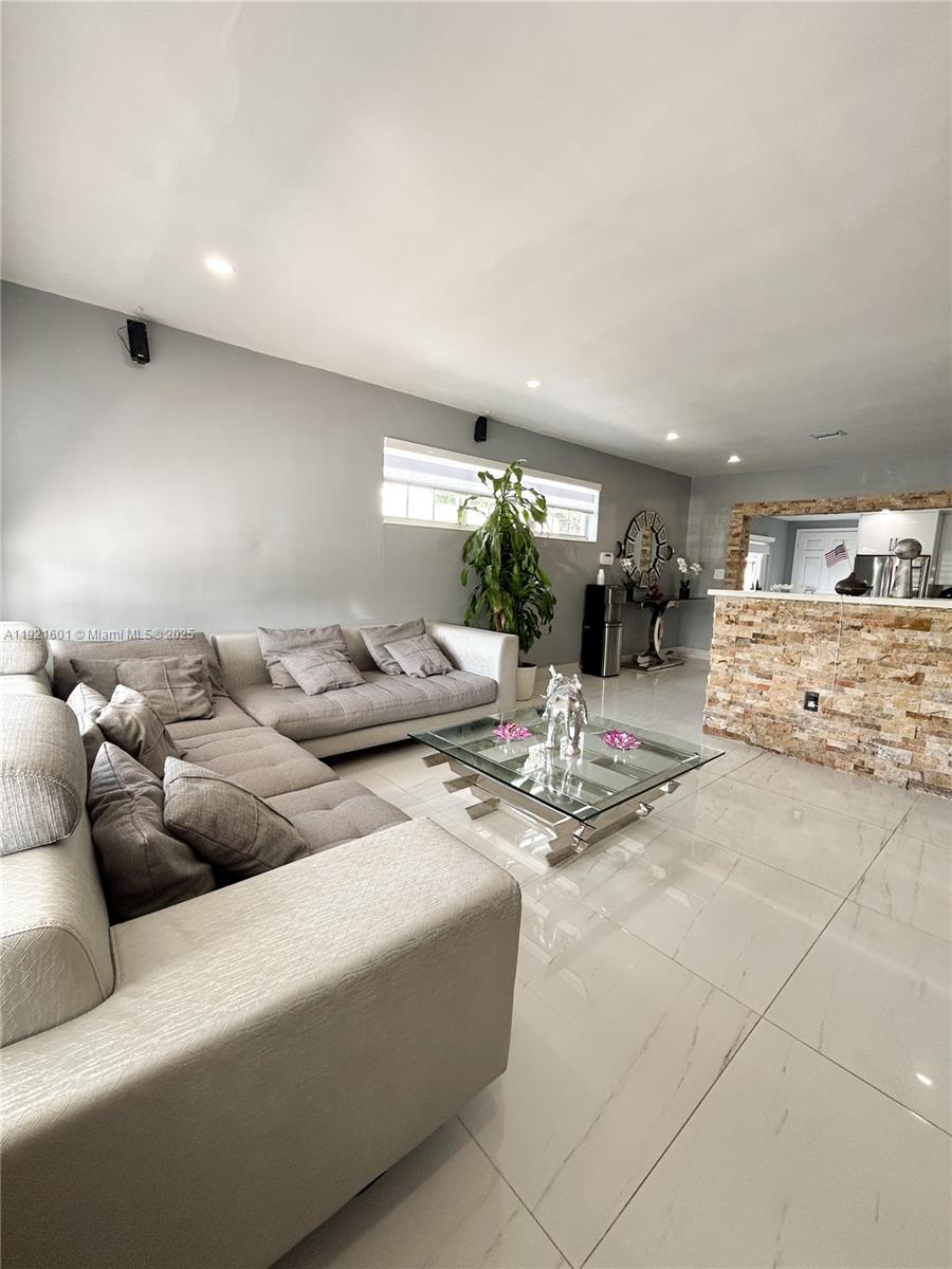 PALM SPRINGS SEC 4 - 5TH - Residential