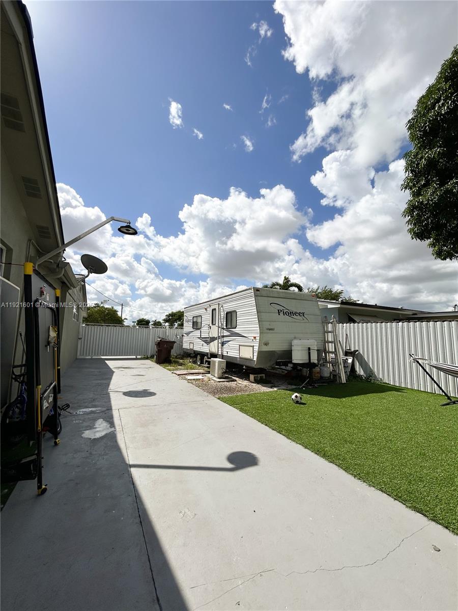 PALM SPRINGS SEC 4 - 5TH - Residential