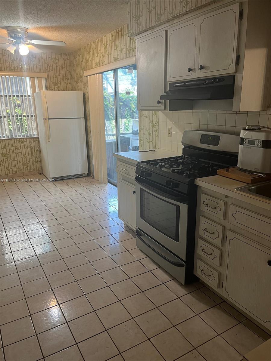 Property for Sale at 11461 Nw 29th Pl, Sunrise, Miami-Dade County, Florida - Bedrooms: 3 
Bathrooms: 2  - $485,000