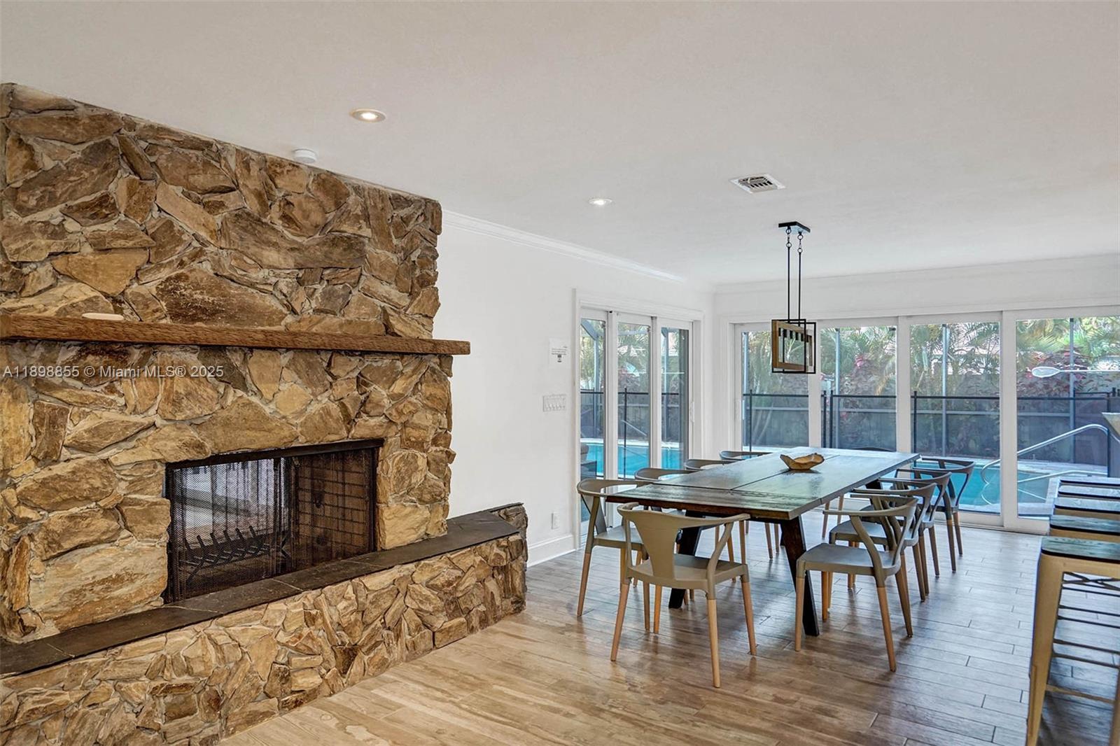 RIVER LANDS - Residential Lease