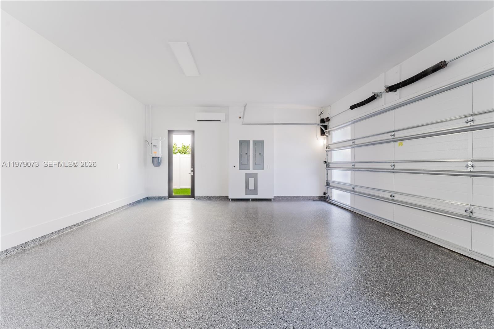 BOCA VILLAS SEC B - Residential Lease