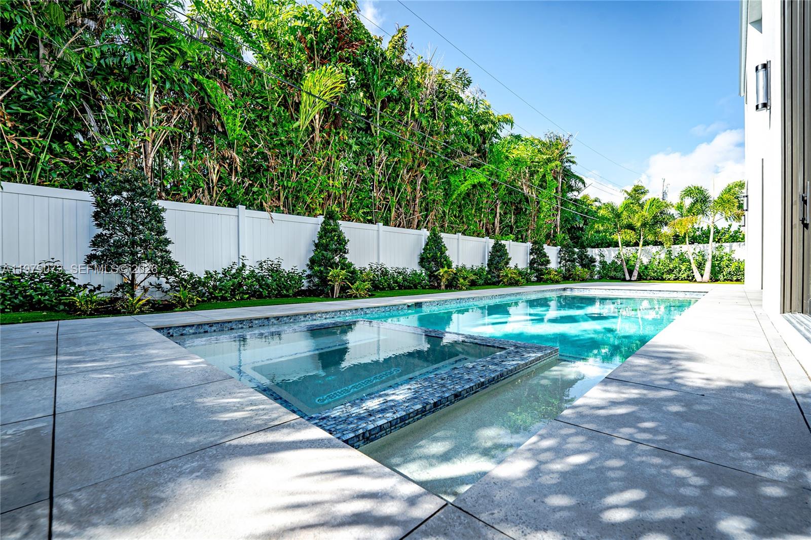 BOCA VILLAS SEC B - Residential Lease