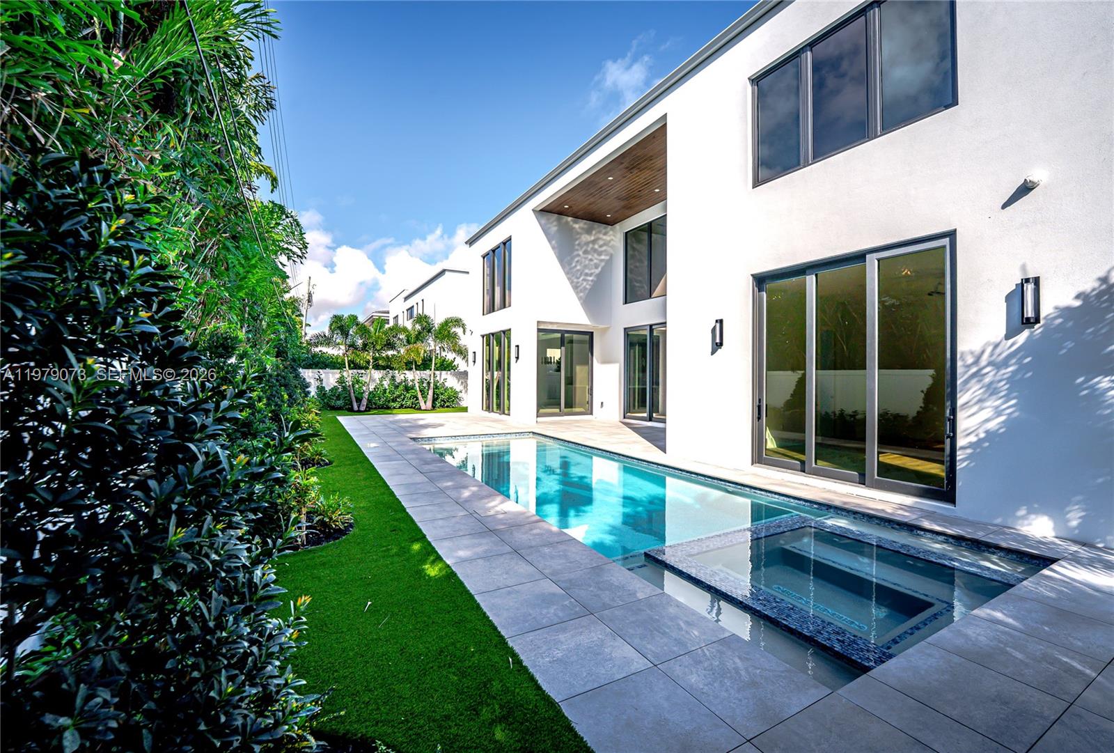 BOCA VILLAS SEC B - Residential Lease