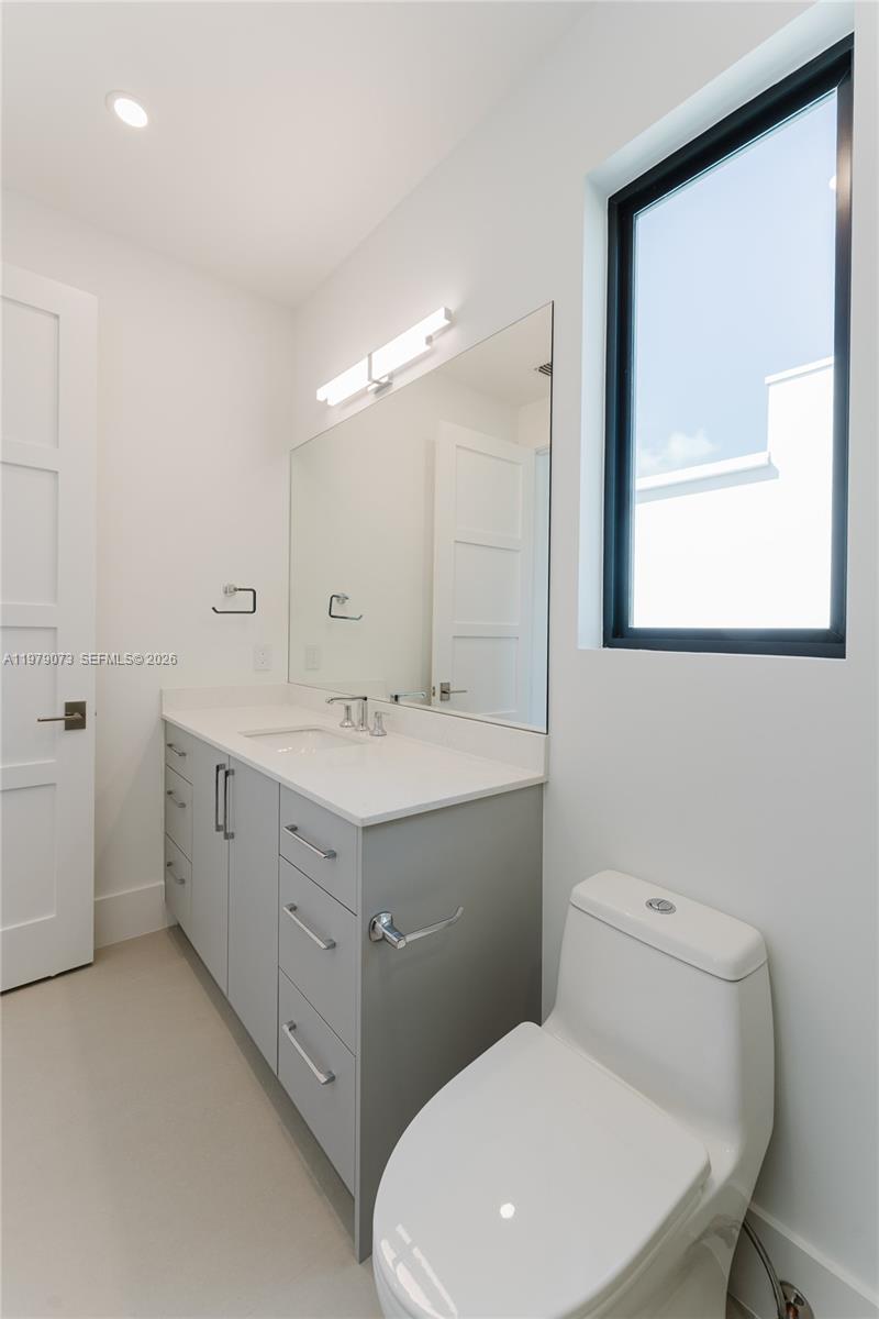 BOCA VILLAS SEC B - Residential Lease