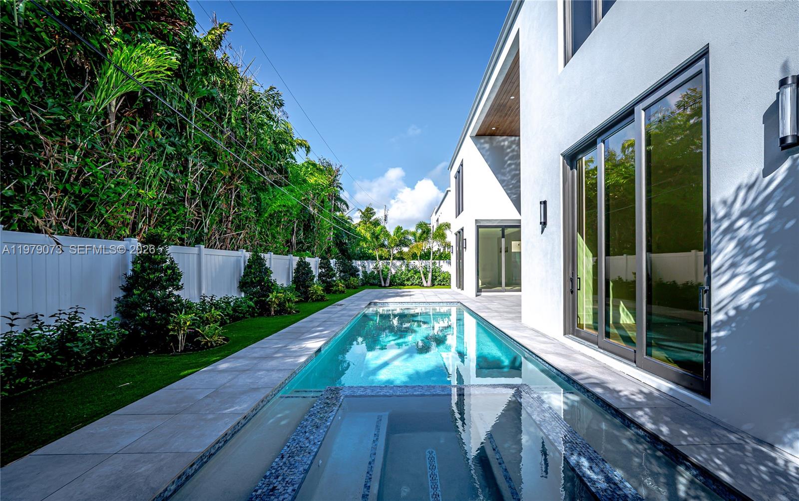 BOCA VILLAS SEC B - Residential Lease