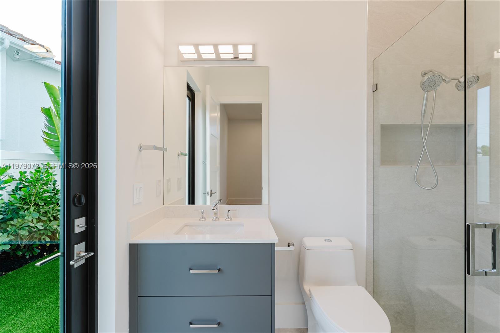 BOCA VILLAS SEC B - Residential Lease