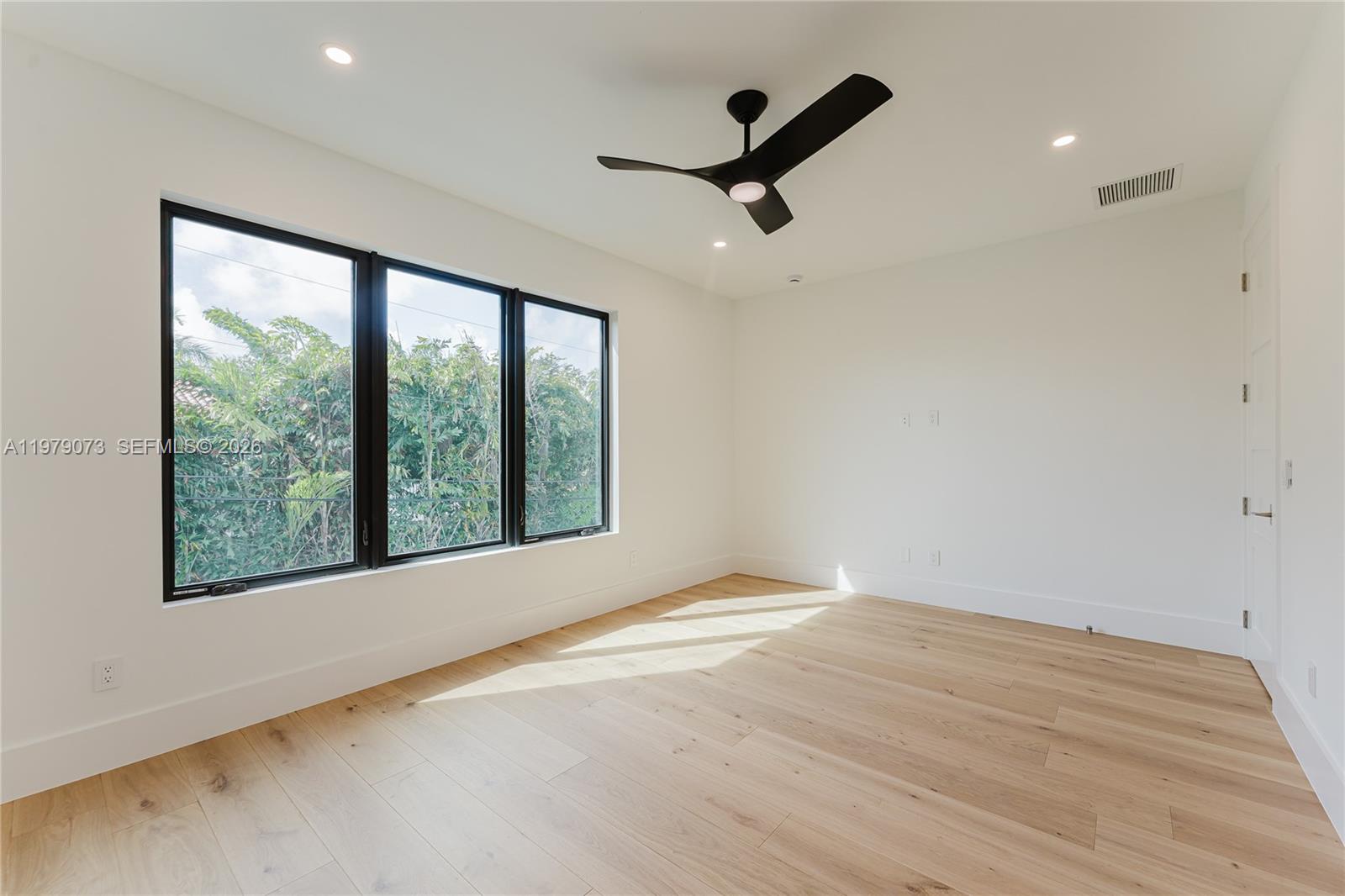 BOCA VILLAS SEC B - Residential Lease