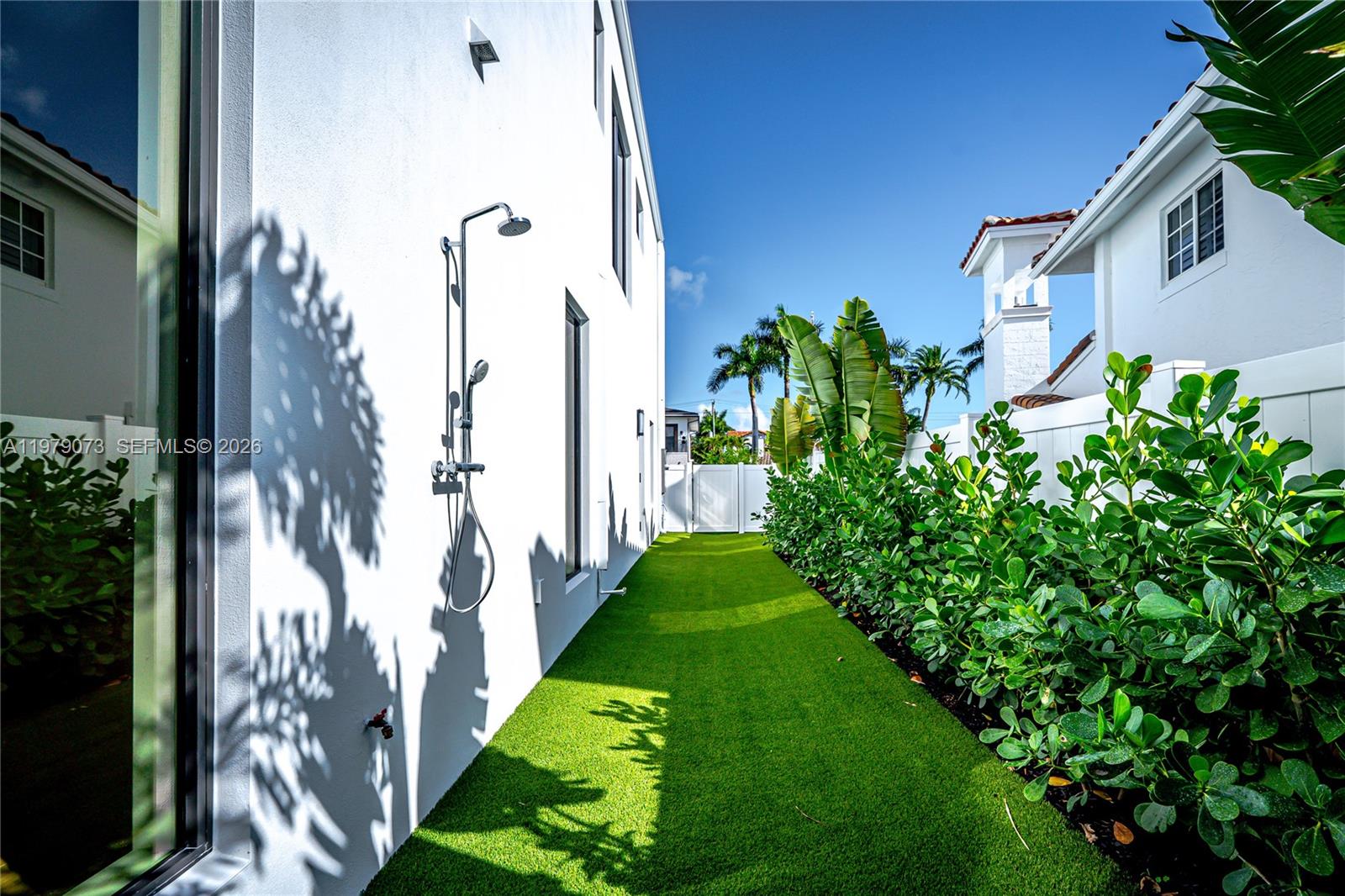 BOCA VILLAS SEC B - Residential Lease