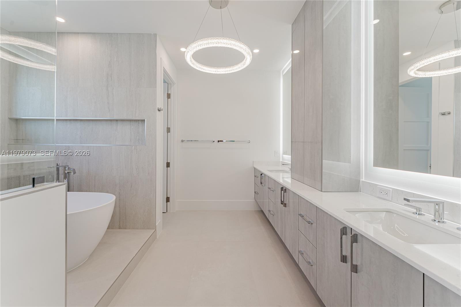 BOCA VILLAS SEC B - Residential Lease