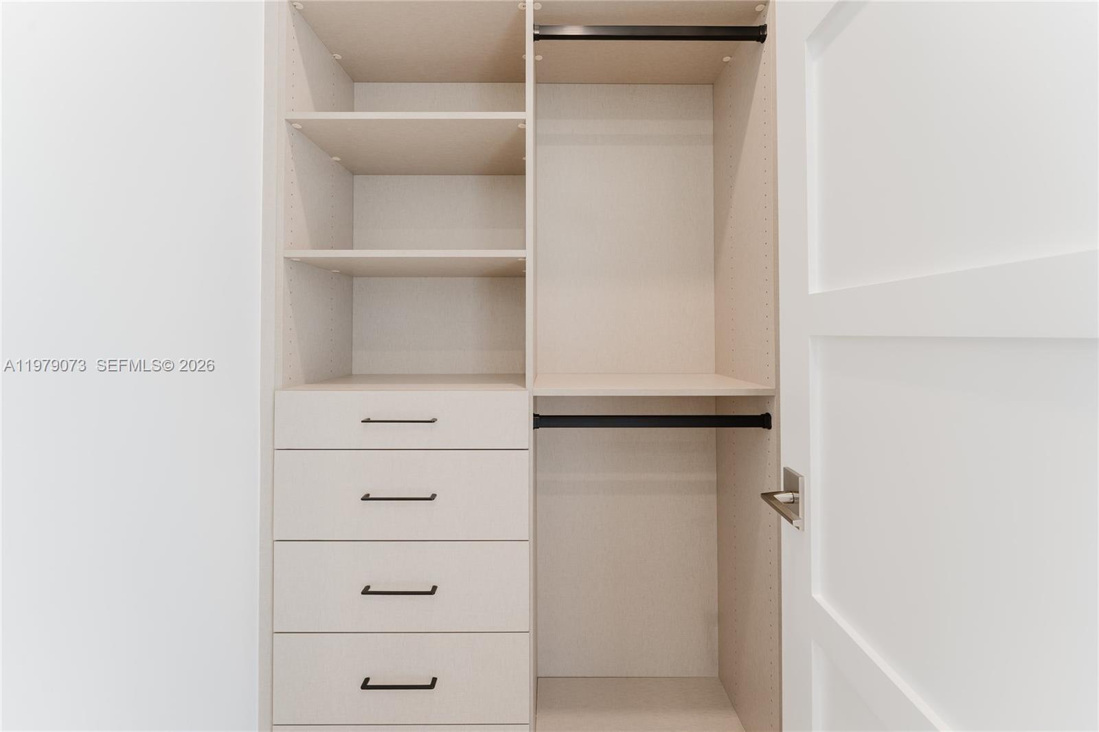 BOCA VILLAS SEC B - Residential Lease