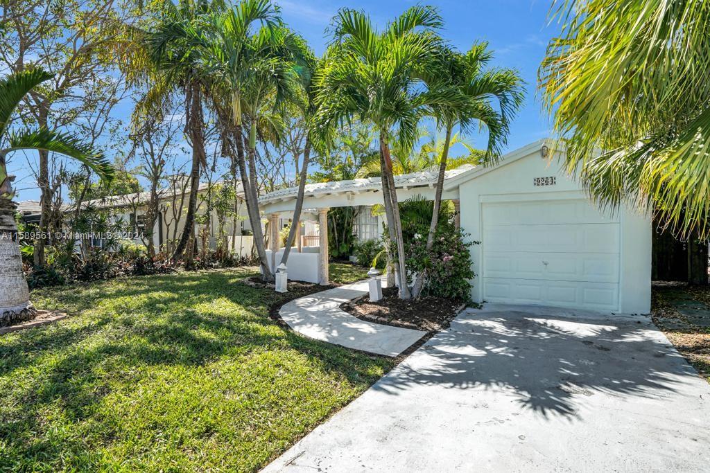 9264 Byron Ave