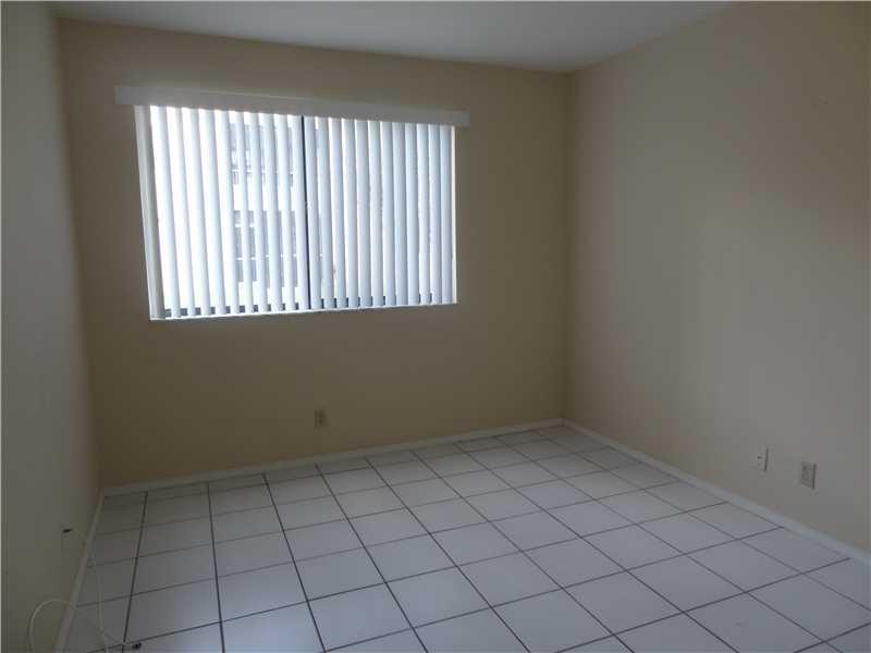 RACQUET CLUB AT BONAVENTU - Residential Lease