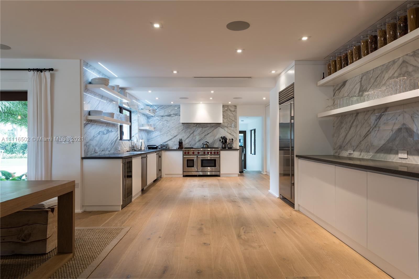 SUNSET ISLANDS-ISLAND NO - Residential