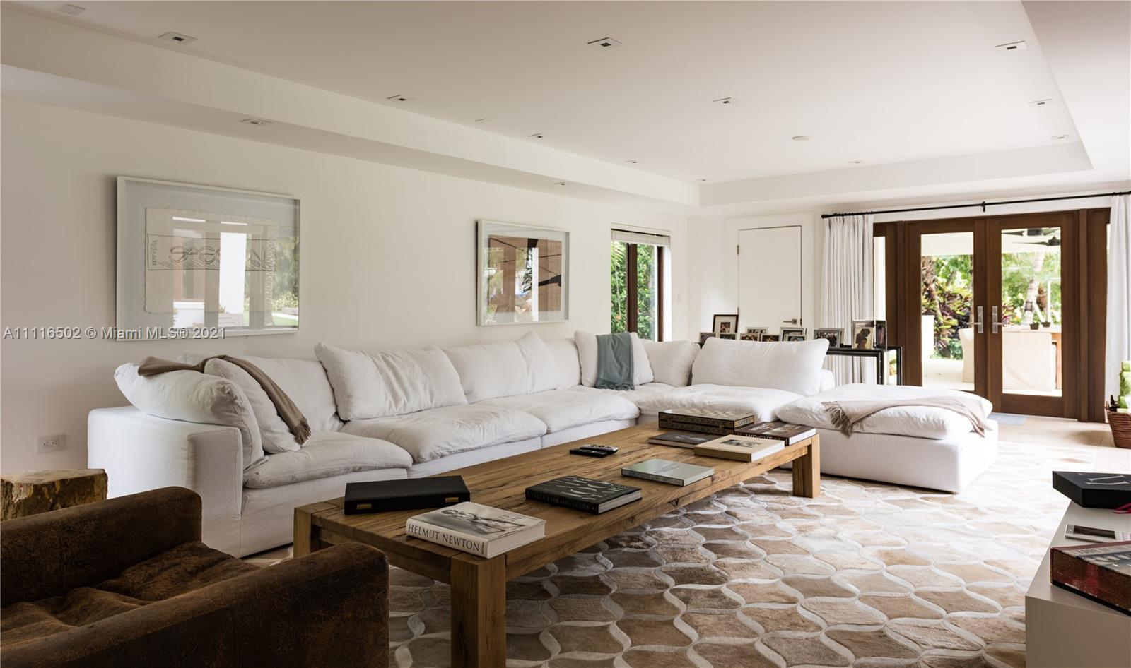 SUNSET ISLANDS-ISLAND NO - Residential