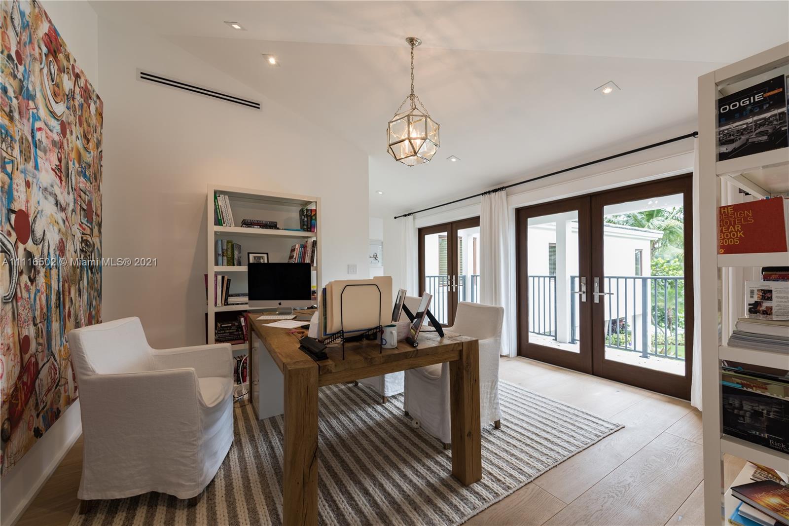 SUNSET ISLANDS-ISLAND NO - Residential