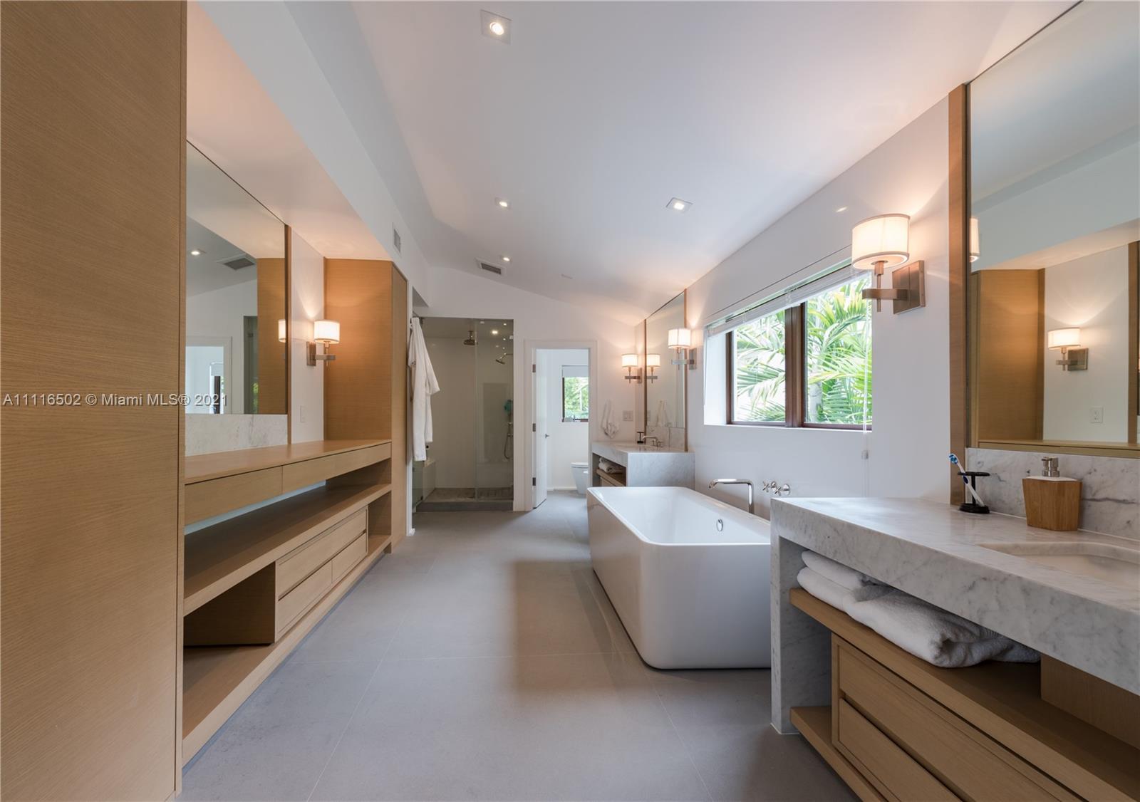 SUNSET ISLANDS-ISLAND NO - Residential