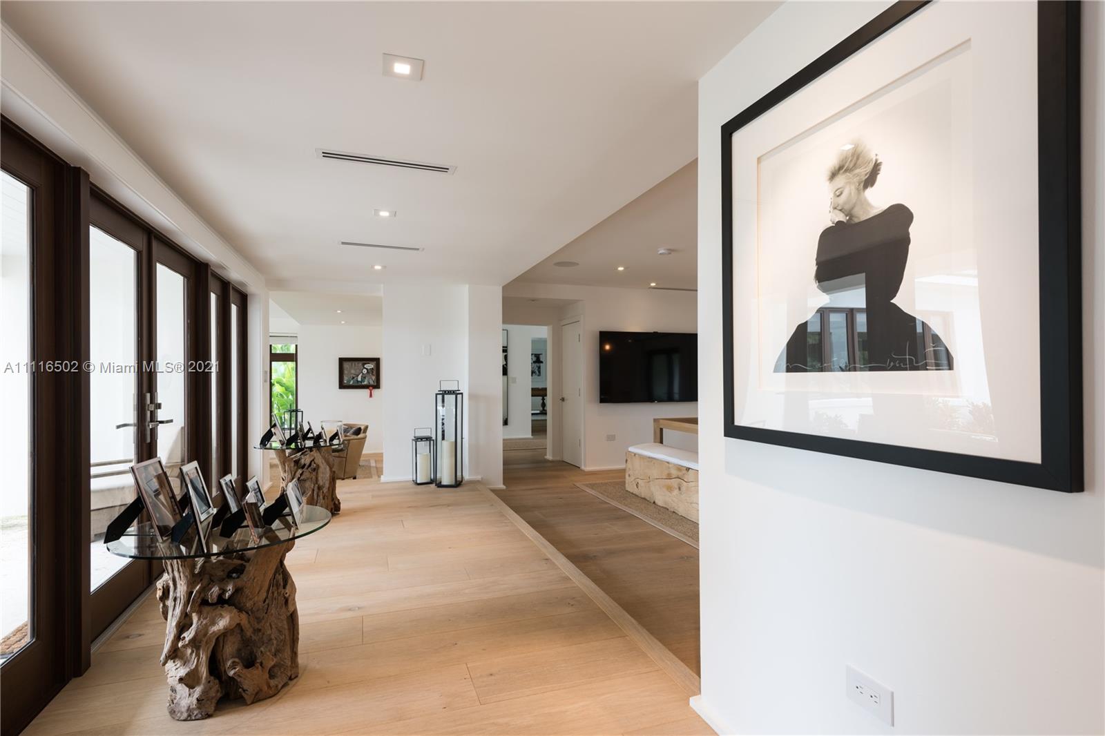 SUNSET ISLANDS-ISLAND NO - Residential