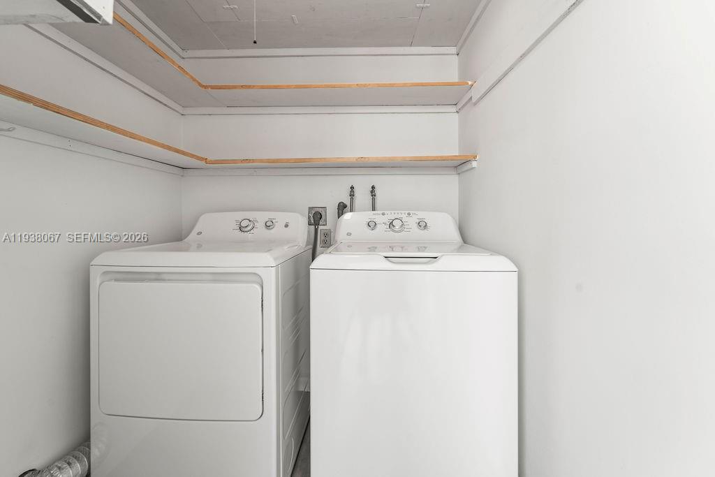 KINGS POINT NORMANDY COND - Residential